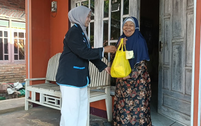 salurkan-paket-sembako-pelajar-rayakan-hut-sman-1-wonotunggal-dengan-berbagi