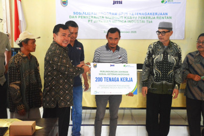 BPJS Ketenagakerjaan Sosialisasikan Jaminan Sosial Sekaligus Serahkan Kartu Kepesertaan Pekerja Rentan