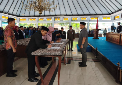 Lantik Kepala Diskominfo dan Asisten III, Bupati Batang Minta Pejabat Buat Inovasi dan Legacy