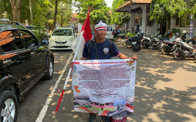 Jalan Kaki dari Jakarta ke Bali, Novrizal Singgah di Batang Bawa Pesan Patriotisme