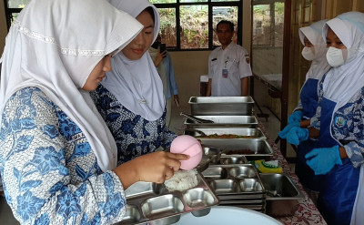 Konsep MBG Prasmanan Diujicobakan, Bikin Siswa SMPN 2 Kandeman Ketagihan