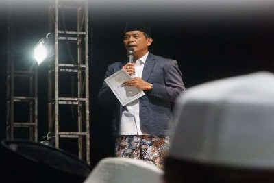 Ratusan Santri Ponpes Darul Ulum Tagih Makan Bergizi Gratis ke Wabup Batang
