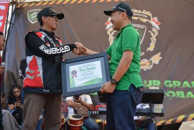 beri-penghargaan-kepada-bpjs-ketenagakerjaan