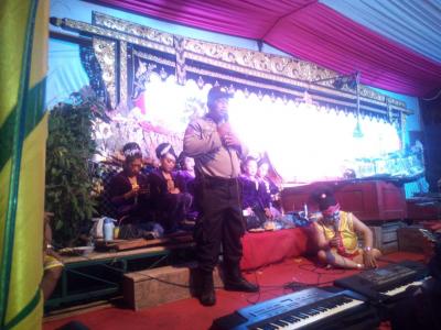Polres Batang Jadikan Wayang Sebagai Media Sosialisasi Pilkades Damai