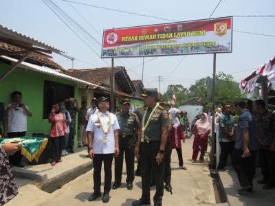 Danrem 071/Wijaya Kusuma Resmikan Bantuan RTLH di Batang