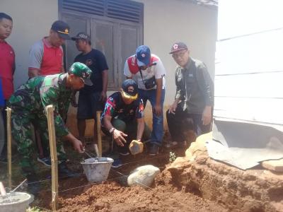 sukseskan-rtlh-pmi-batang-lakukan-bedah-rumah