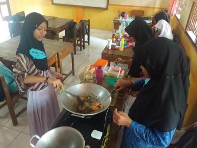 Penerapan Bioteknologi Pelajar Batang di Bidang Pangan Kekinian