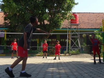 lakukan-teknik-servis