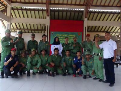 tak-hanya-jaga-pemilu-linmas-di-batang-juga-dituntut-jaga-kamtibmas