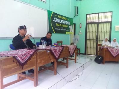 pelajar-milenial-pandai-merangkai-kata