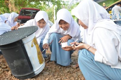 lukis-tong