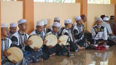 mainkan-alat-musik-rebana