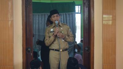 manfaat-beri-rejeki-anak-yatim