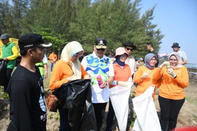 77 Persen Kawasan Pesisir Pantai Jawa Tengah Rusak