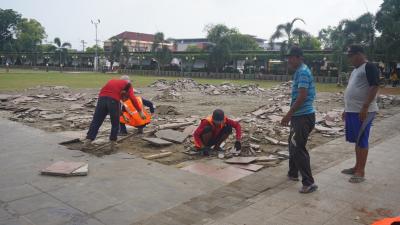 Percantik Wajah Kota, Pemkab Batang Lakukan Penataan Alun-Alun
