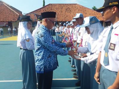 menjadi-juara-salah-satu-bentuk-pahlawan-kekinian
