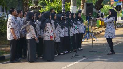 nyanyikan-lagu-mars-kesehatan