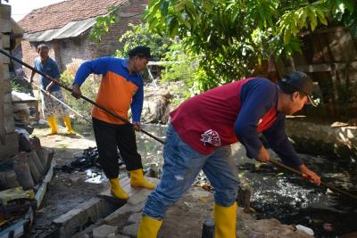 gerakan-bersih-sungai-solusi-pencemaran-sampah-popok
