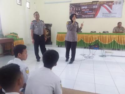 jadi-polwan-tetap-bisa-cantik