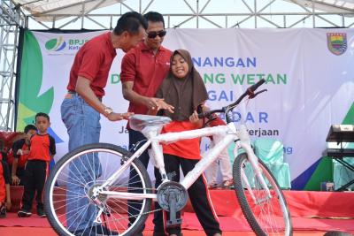 berikan-hadiah-utama