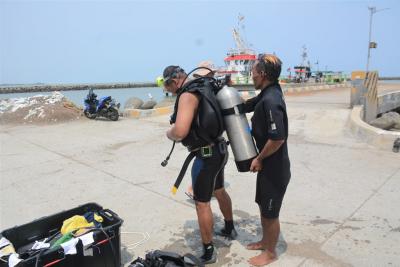 PASANGKAN ALAT SELAM