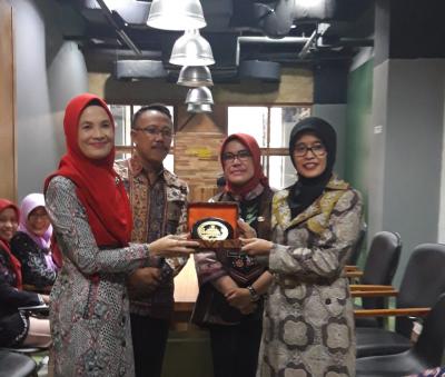 serah-terima-cindera-mata