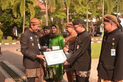 berikan-penghargaan-korsupgah