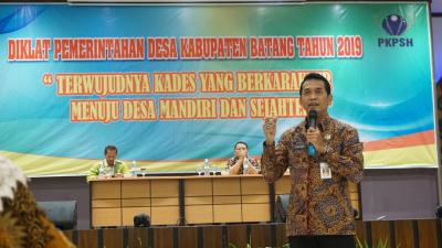 Wakil Bupati Batang, Minta Kades Implementasikan Ilmunya 