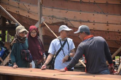 KAYU MERBABU BAHAN PEMBUATAN KAPAL