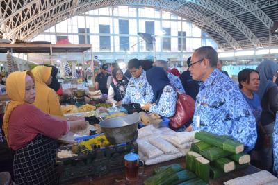 Sidak Pasar, Satgas makanan dan Obat Temukan Boraks Dan Obat Ilegal