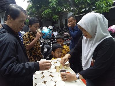 BAGIKAN  MINUMAN GRATIS