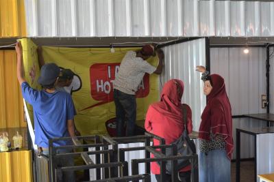 pasang-spanduk-menu-stand-pfg