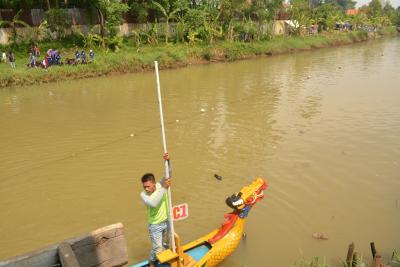 SIAPKAN TIANG PERAHU DRAGON