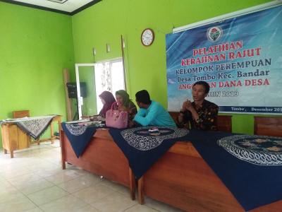 souvenir-rajut-tombo-pikat-wisatawan