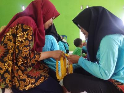 Souvenir Rajut Desa Tombo, Siap Memikat Para Wisatawan