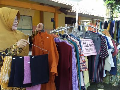 bazar-murah-pakaian-pantas-pakai