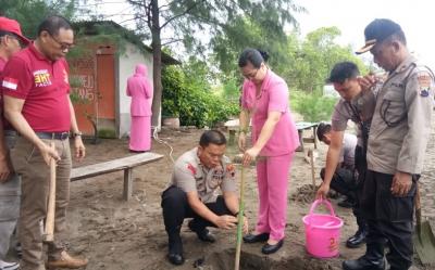 Tanam 2100 Bibit Pohon