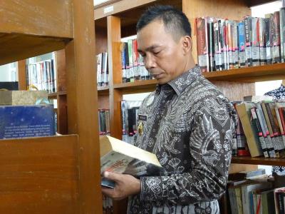 baca-buku-sejarah