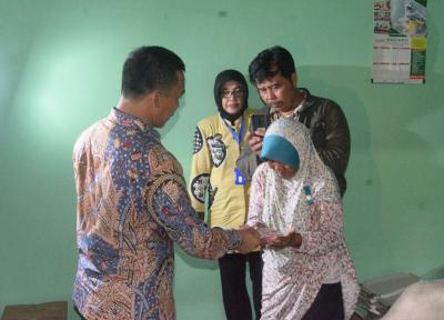 kunjungi-warga-tidak-mampu