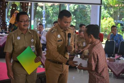 BERIKAN BANTUAN DANA USAHA