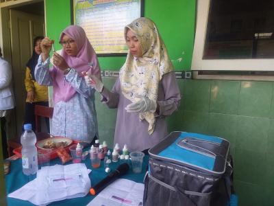 periksa-sampel-makanan