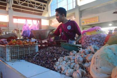 HARGA BAWANG PUTIH NAIK