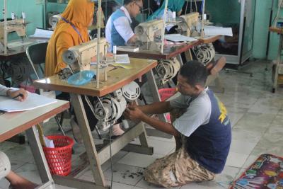 PERBAIKI MESIN JAHIT