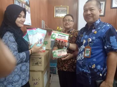 bupati-batang-kirim-8-000-masker-ke-hongkong