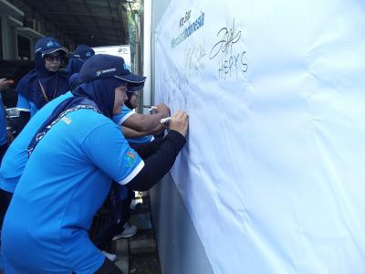 PETUGAS SENSUS SIAP MENCATAT INDONESIA