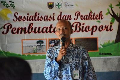BIOPORI MERUPAKAN RUANG DALAM TANAH
