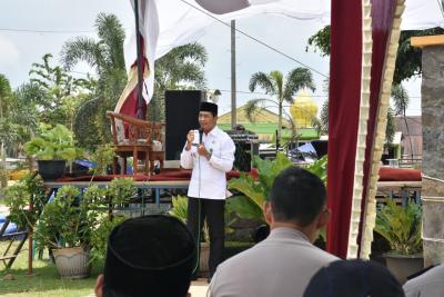 wakil-bupati-batang-berikan-santunan-anak-yatim-piatu