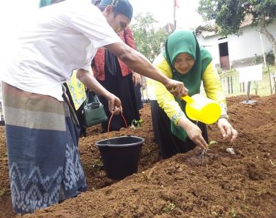 Lahan Milik Rutan Batang Dimanfaatkan untuk Mencetak WBP Kreatif