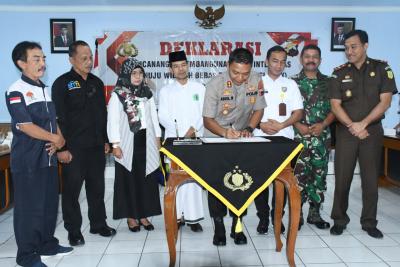 polres-batang-deklarasikan-pencanangan-pembangunan-zi-menuju-wbk