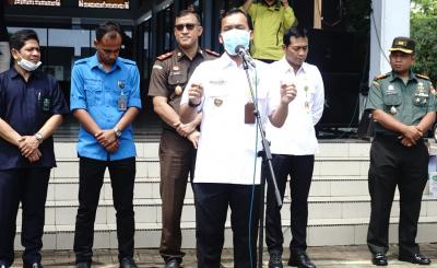 dilarang-berkerumun-di-tempat-keramaian